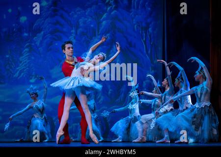 The Nussknacker wird vom Varna International Ballet and Orchestra im New Wimbledon Theatre in London, Großbritannien, aufgeführt. Stockfoto