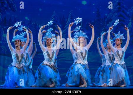 The Nussknacker wird vom Varna International Ballet and Orchestra im New Wimbledon Theatre in London, Großbritannien, aufgeführt. Stockfoto