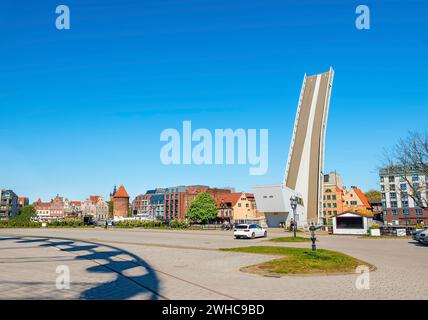 Fußgängerbrücke nach Olowiannaya in Danzig Stockfoto