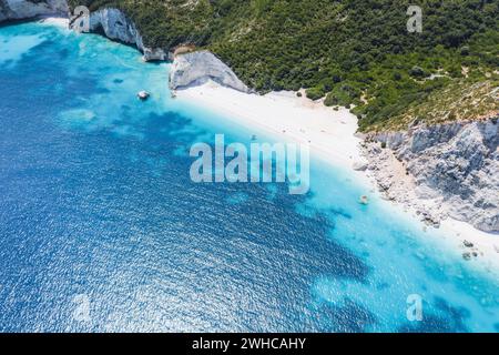 Abgelegener und versteckter Fteri-Strand auf der Insel Kefalonia, Griechenland, Europa. Stockfoto