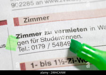 Symbolbild für Wohnungsknappheit, Mietwohnung, Werbespot, Zimmer, Studenten, Textmarker, Deutschland Stockfoto