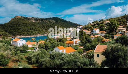 Blick auf das wunderschöne Dorf Assos, Insel Kefalonia. Griechenland Stockfoto