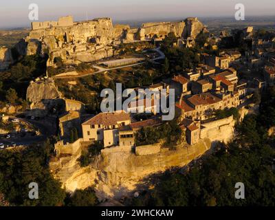 Les Baux-de-Provence in der Abendsonne, Alpilles, Bouches-du-Rhone, Provence, Frankreich Stockfoto