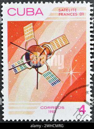 Gestempelte Briefmarke von Kuba, auf der Satellit 'D-1' (Frankreich), 1966, Space Day, um 1983 gezeigt wird. Stockfoto