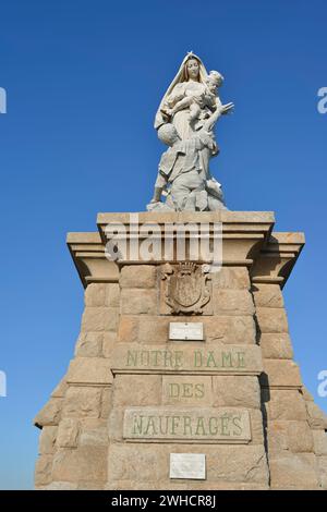 Statue Notre Dame des Naufrages oder Statue unserer Lieben Frau von den Schiffbrüchigen, Pointe du Raz, Cap Sizun, Departement Finistere, Bretagne, Frankreich Stockfoto