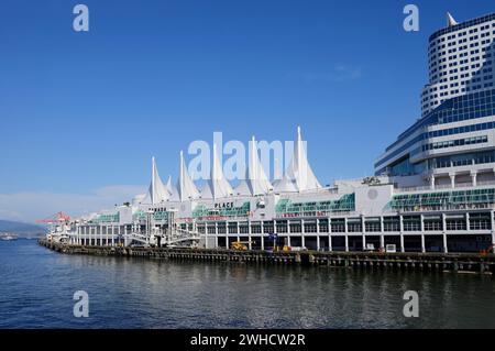 Canada Place am Ufer des Burrard Inlet, Vancouver, British Columbia, Kanada Stockfoto