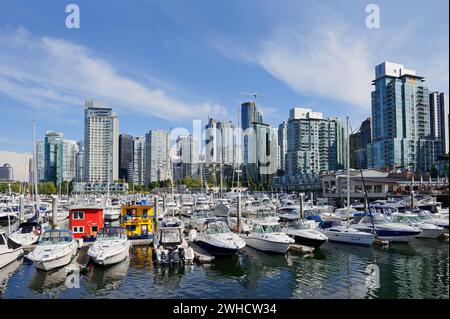 Wolkenkratzer und Hafen, Coal Harbour, Burrard Inlet, Vancouver, British Columbia, Kanada Stockfoto