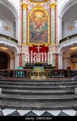 Innenansicht des St. Trinitatis Doms, Altar, Kirchenschiff, Dresden, Freistaat Sachsen, Deutschland Stockfoto