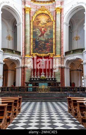 Innenansicht des St. Trinitatis Doms, Altar, Kirchenschiff, Dresden, Freistaat Sachsen, Deutschland Stockfoto