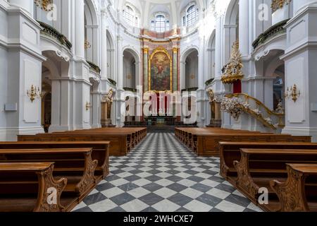 Innenansicht des St. Trinitatis Doms, Altar, Kirchenschiff, Dresden, Freistaat Sachsen, Deutschland Stockfoto
