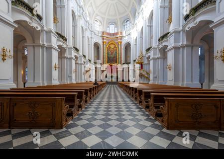 Innenansicht des St. Trinitatis Doms, Altar, Kirchenschiff, Dresden, Freistaat Sachsen, Deutschland Stockfoto