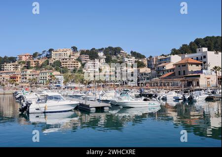 Boote im Hafen, Port de Soller, Mallorca, Balearen, Spanien Stockfoto