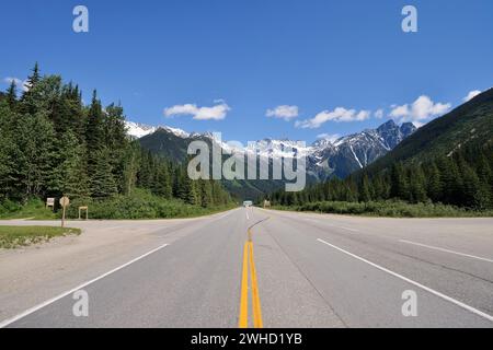 Trans-Canada Highway am Rogers Pass, Glacier National Park, British Columbia, Kanada Stockfoto