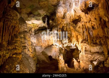 Speleothem-Formationen wie Stalaktiten und Stalagmiten in Luray Caverns, Virginia Stockfoto