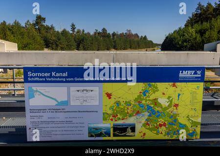 Der Sornokanal ist eine künstlich befahrbare Wasserstraße im Landkreis Oberspreewald-Lausitz im Süden Brandenburgs. Der Kanal befindet sich in der Nähe Stockfoto