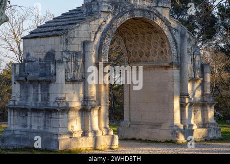Mausoleum von Glanum, archäologische Ausgrabungsstätte von Glanum in der Nähe von Saint-Remy-de-Provence, Provence, Frankreich Stockfoto