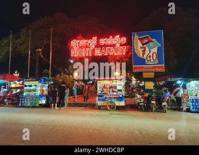 SIEM Reap, Camboda, 2. Juli 2019 - die belebten Nachtmärkte in Siem Reap mit vielen Street Food-Anbietern, Bars, Nachtclubs und Restaurants Stockfoto