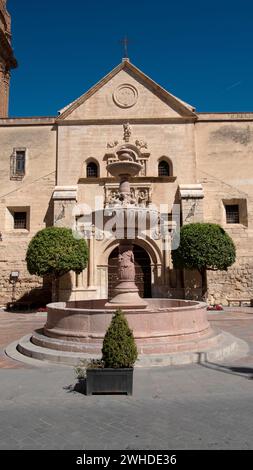 Spanien, Andalusien, Antequera, Iglesia San Sebastian, Brunnen Stockfoto