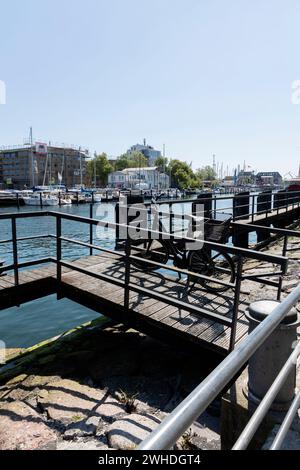 Blick von der Promenade auf den Alten Strom in Warnemünde, Hansestadt Rostock, Ostseeküste, Mecklenburg-Vorpommern, Deutschland, Europa Stockfoto