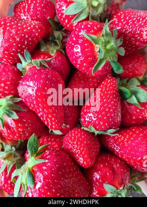 Nahaufnahme von roten Erdbeeren Stockfoto