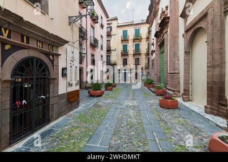 Gasse in Bosa, Sardinien, Italien Stockfoto