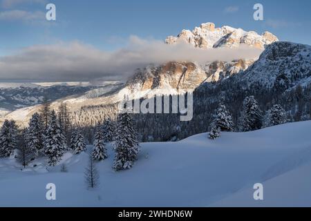 Piz dles Cunturines vom Valparola Pass, Cunturines Gipfel, Südtirol, Südtirol, Südtirol, Italien Stockfoto