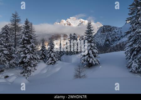 Piz dles Cunturines vom Valparola Pass, Cunturines Gipfel, Südtirol, Südtirol, Südtirol, Italien Stockfoto