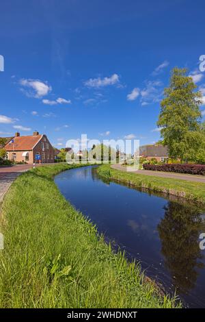 Großefehn-Kanal, Westgroßefehn, Gemeinde Großefehn, Landkreis Aurich, Niedersachsen, Stockfoto