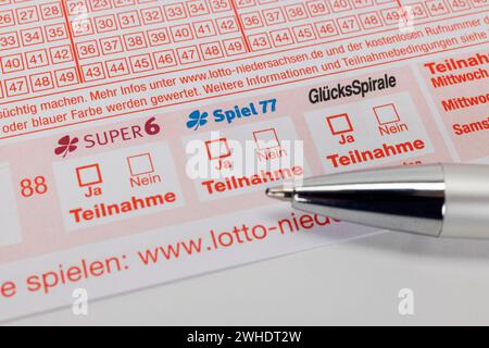 Unausgefülltes Lottoticket, Details, Teilnahmefelder, SUPER 6, Spiel 77, Glücks Spirale, Kugelschreiber, Stockfoto