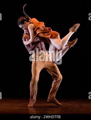 Februar 2024. Sao Paulo Dance Company UK Debüt im Sadlers Wells Theatre. Quelle: Leo Mason Alamy Live News. Cassi Abranches Agora Stockfoto