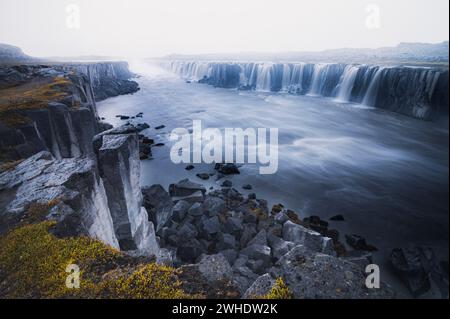 Lange Exposition am Selfoss Wasserfall im Vatnajokull Nationalpark im Jokulsa a Fjollum River, Jokulsargljufur Canyon, Island Stockfoto