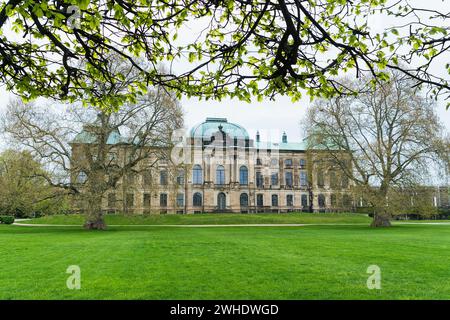 Dresden, Elbufer, Königsufer, Japanisches Schloss, Naturkundemuseum und Ethnologie Stockfoto