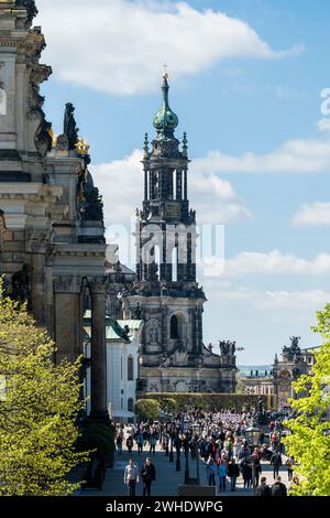 Dresden, Brühler Terrasse, Hofkirche, Menschen, Touristen Stockfoto