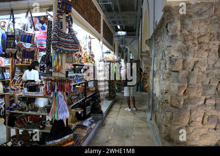 Modellmarkt in Salvador salvador, bahia, brasilien - 29. januar 2024: Souvenirs zum Verkauf bei Mercado Modelo im alten Zentrum der Stadt Salvador. SALVADOR BAHIA BRASILIEN Copyright: XJoaxSouzax 290124JOA4311261 Stockfoto