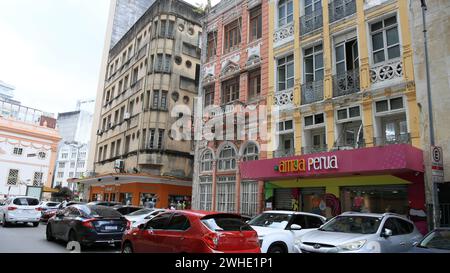 Alte Häuser in Salvador salvador, bahia, brasilien - 29. januar 2024: Alte Villen im Stadtteil Comercio in Salvador. SALVADOR BAHIA BRASILIEN Copyright: XJoaxSouzax 290124JOA4311246 Stockfoto