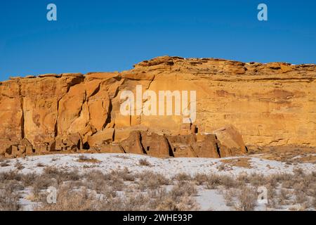 Foto von Pueblo Bonito, Chaco Culture National Historical Site, Nageezi, New Mexico, USA an einem kalten Winternachmittag. Kannst du dir vorstellen, in Th zu leben Stockfoto