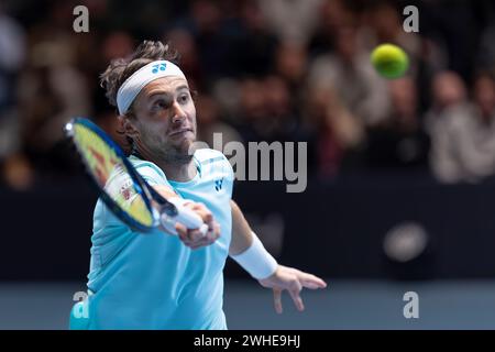 Oslo, Norwegen 09. Februar 2024 Casper Ruud aus Norwegen im Kampf gegen Holger Rune aus Dänemark während des Round Robin Ultimate Tennis Showdown Turniers in der Telenor Arena in Oslo, Norwegen Stockfoto