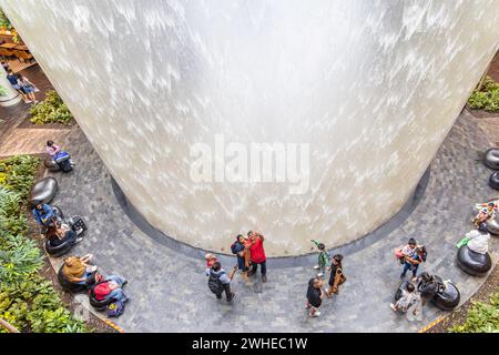 300 Fuß Rain Vortex am Flughafen Changi, Singapur Stockfoto