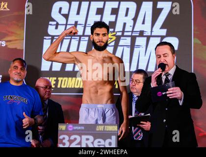 LONDON, VEREINIGTES KÖNIGREICH. Februar 24. Hamzah Sheeraz während der Queensberry Fight Week Sheeraz vs Williams Offizielles Wiegen im Echo Building am Freitag, den 9. Februar 2024 in LONDON, ENGLAND. Quelle: Taka G Wu/Alamy Live News Stockfoto