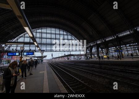 "24.01.2024, Deutschland, Bremen, Bremen - leer am Bremer Hauptbahnhof während des bundesweiten Streiks der zugführergewerkschaft GDL. 00A240124D046CARO Stockfoto