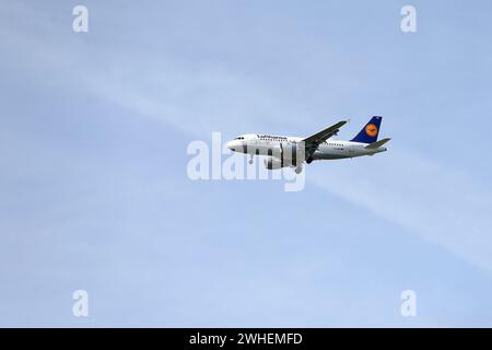 '29.05.2023, Deutschland, Niedersachsen, Hannover - Lufthansa Airbus A319. 00S230529D261CAROEX.JPG [MODELLFREIGABE: NICHT ZUTREFFEND, EIGENSCHAFTSFREIGABE: NEIN (C) Stockfoto