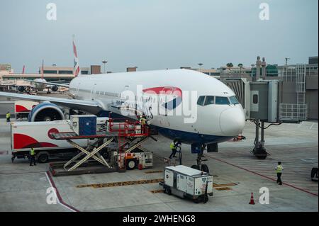 '14.09.2018, Singapur, Singapur - British Airways Boeing 777-300 er Passagierflugzeug, Kennzeichen G-STBI, geparkt an einem Gate am Terminal 1 in Sin Stockfoto