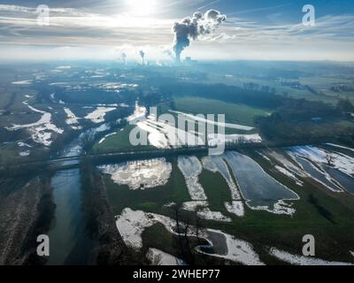 "18.01.2024, Deutschland, Nordrhein-Westfalen, Selm-Waltrop - nach der Überschwemmung der Lippe, eines Flusses im Ruhrgebiet, der Felder und der landwirtschaftlichen La Stockfoto