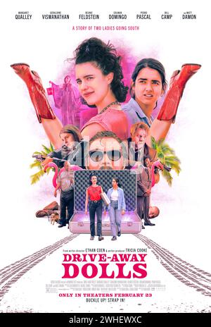 ERSCHEINUNGSDATUM: 23. Februar 2024. TITEL: Drive-Away Dolls. STUDIO: Focus-Funktionen. DIREKTOR: Ethan Coen. Jamie bereut ihre Trennung von ihrer Freundin, während Marian sich entspannen muss. Auf der Suche nach einem Neuanfang begeben sie sich auf einen unerwarteten Roadtrip nach Tallahassee. Die Dinge laufen schnell schief, wenn sie sich mit einer Gruppe unfähiger Krimineller kreuzen. DIE HAUPTROLLE: MARGARET QUALLEY als Jamie, GERALDINE VISWANATHAN als Marienplakatkunst. (Credit Image: © Focus Features/Entertainment Pictures/ZUMAPRESS.com) NUR REDAKTIONELLE VERWENDUNG! Nicht für kommerzielle ZWECKE! Stockfoto