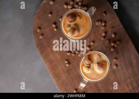 Eiskaffee in Gläsern Stockfoto