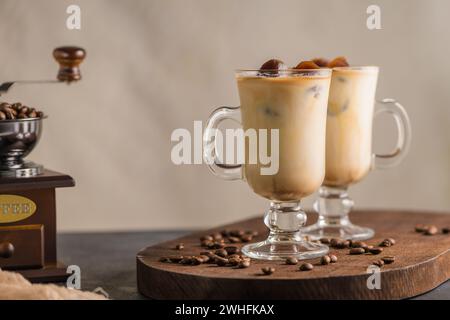 Eiskaffee in Gläsern Stockfoto