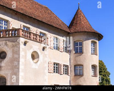 Gut erhaltene Wasserburg glatt, im Dorf glatt, Süddeutschland Stockfoto