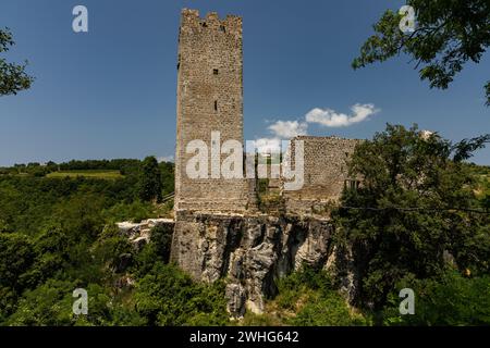 Burgruinen in Momjan in Kroatien Stockfoto