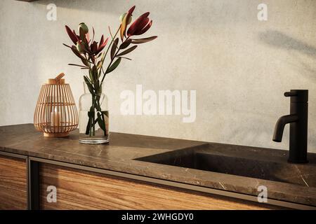Minimalistisches Badezimmer mit Marmorwaschbecken mit schwarzem Wasserhahn und Spiegel, Blume. Diese mockup-fähige Arbeitsplatte kann als Präsentationsständer für BA dienen Stockfoto