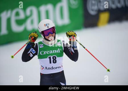 Amelia Josephine verletzte sich aus den Vereinigten Staaten von Amerika beim AUDI FIS Ski World Cup 2023/2024, 9. Riesen-Slalom der Frauen am 10. Februar 20 Stockfoto